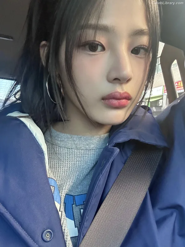 Minji (NewJeans) photo 15 of 1154