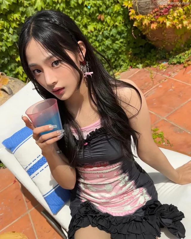 Minji (NewJeans) photo 17 of 1154