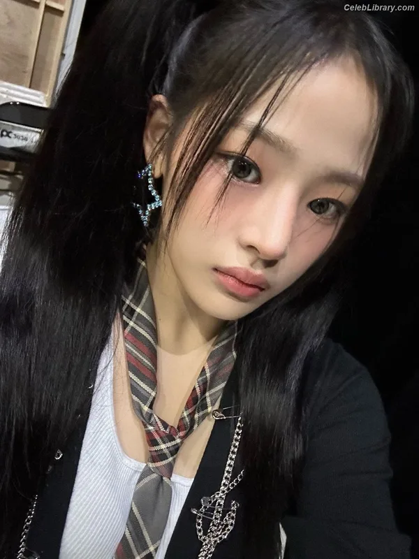 Minji (NewJeans) photo 4 of 1154
