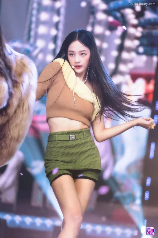 Minji (NewJeans) photo 11 of 1154
