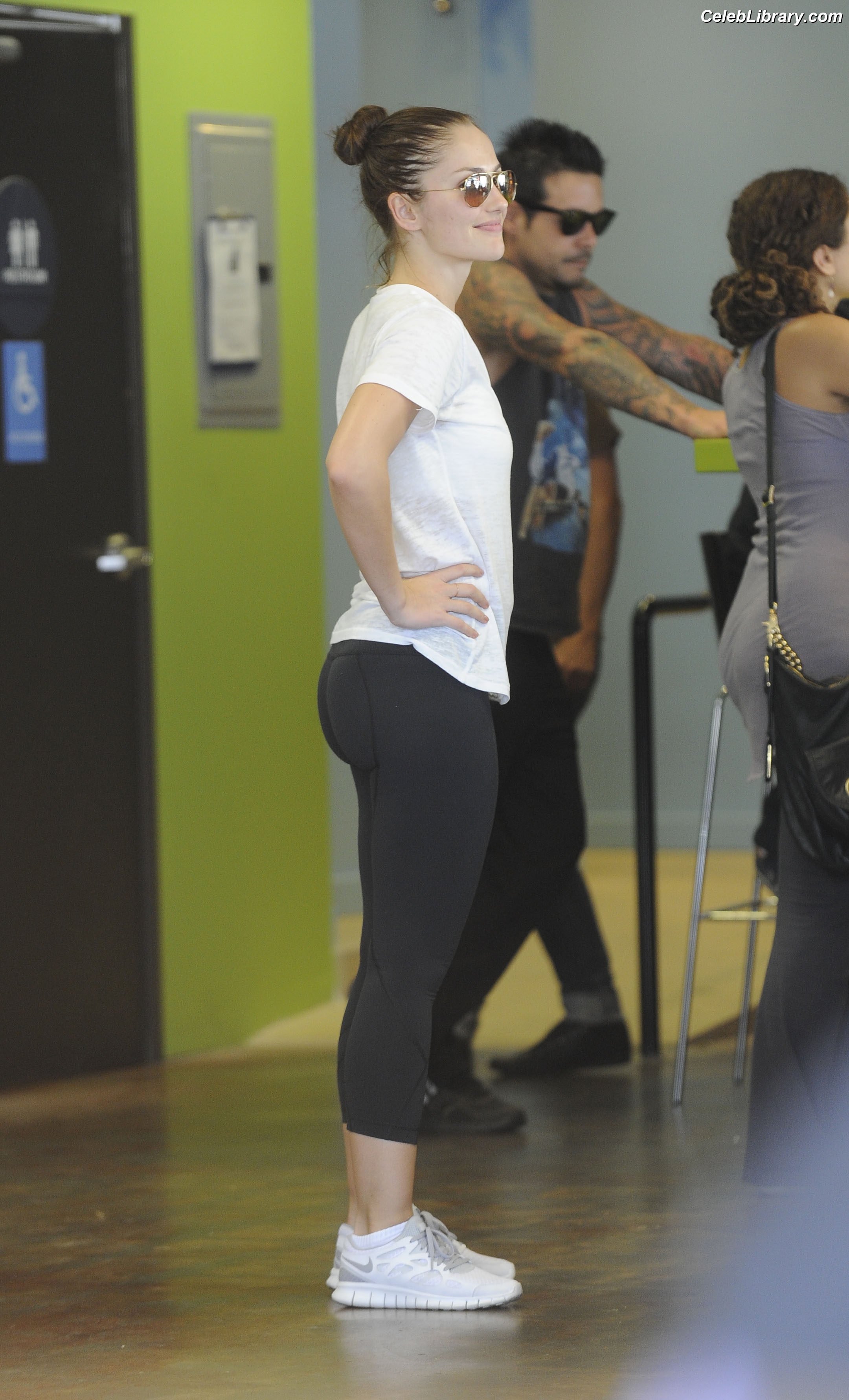 Minka Kelly photo 18 of 425