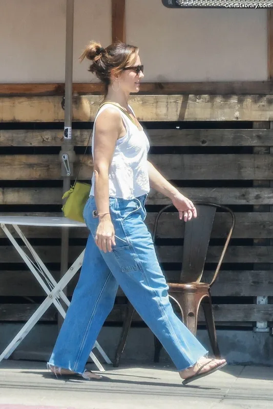 Minka Kelly photo 13 of 425