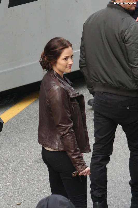 Minka Kelly photo 19 of 425