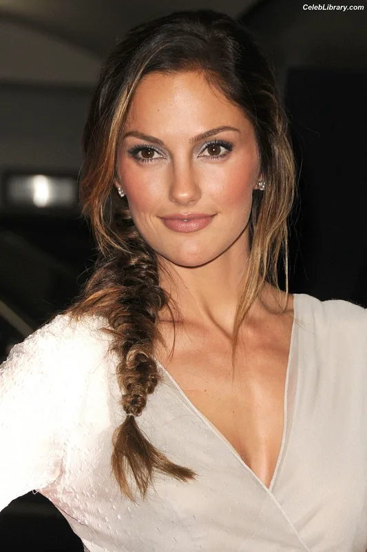 Minka Kelly photo 20 of 425