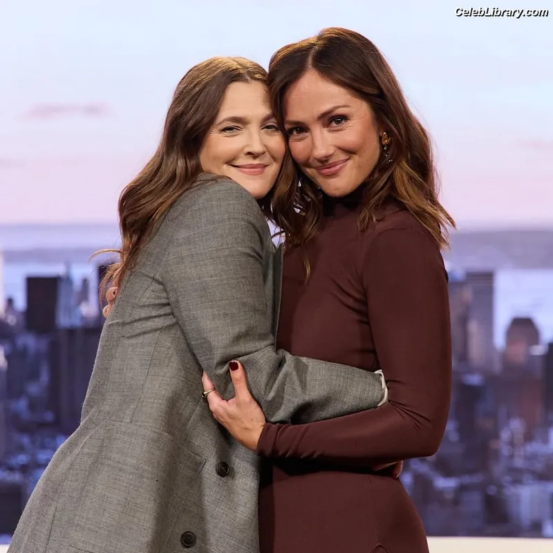 Minka Kelly photo 6 of 425