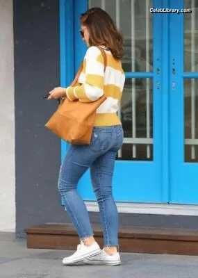 Minka Kelly photo 19 of 425