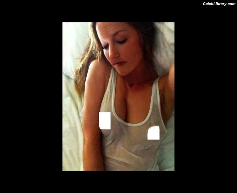 Minka Kelly photo 5 of 425