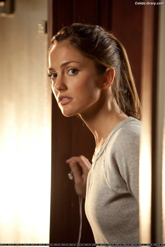 Minka Kelly photo 7 of 425