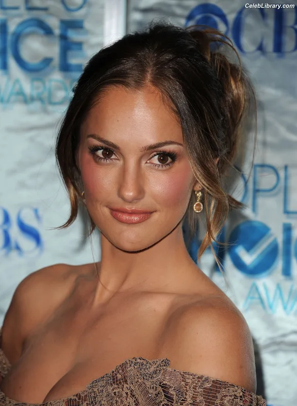 Minka Kelly photo 22 of 425