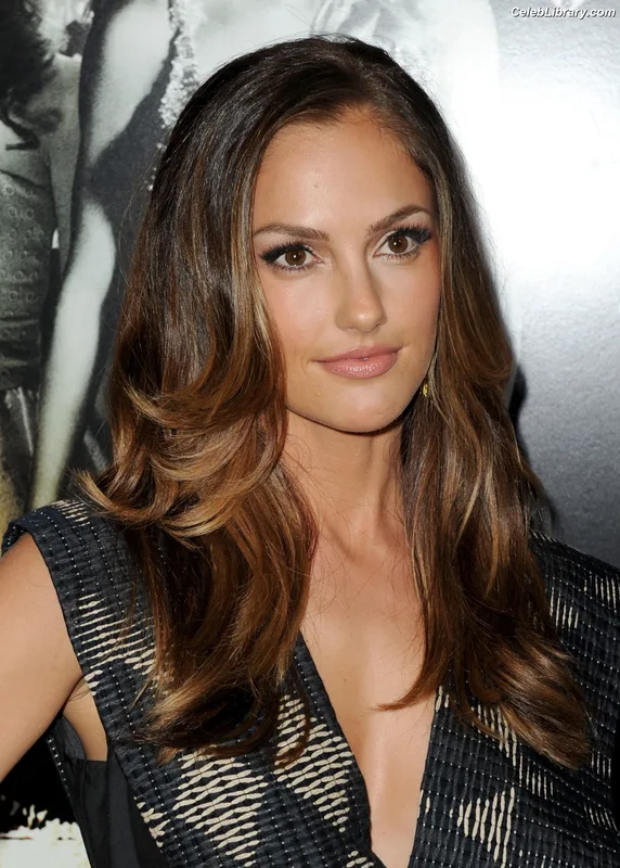 Minka Kelly photo 17 of 425