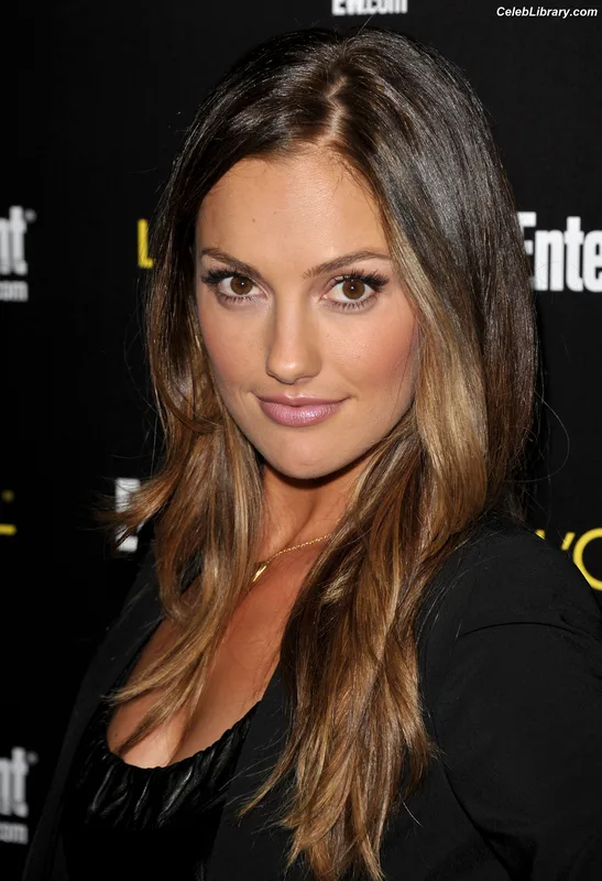Minka Kelly photo 10 of 425