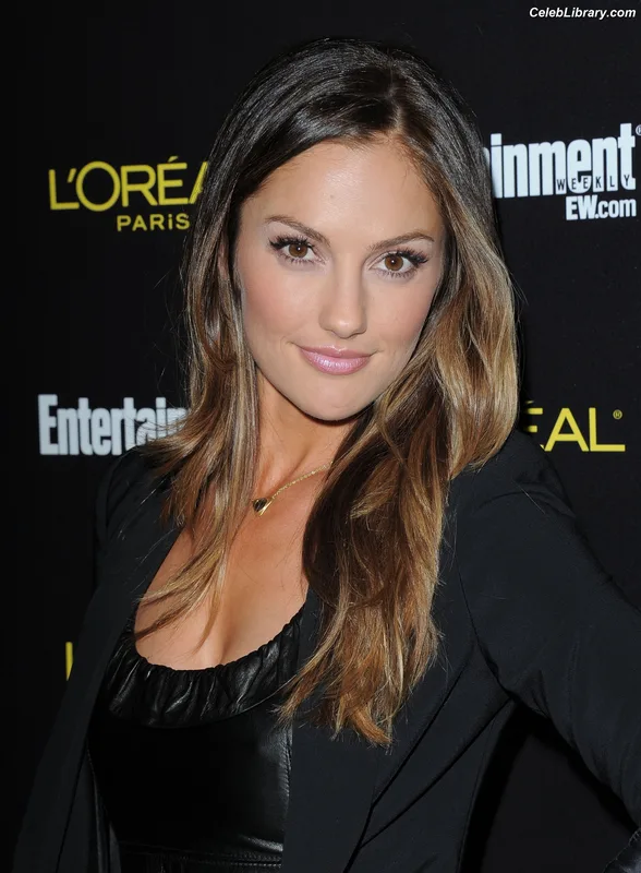 Minka Kelly photo 17 of 425