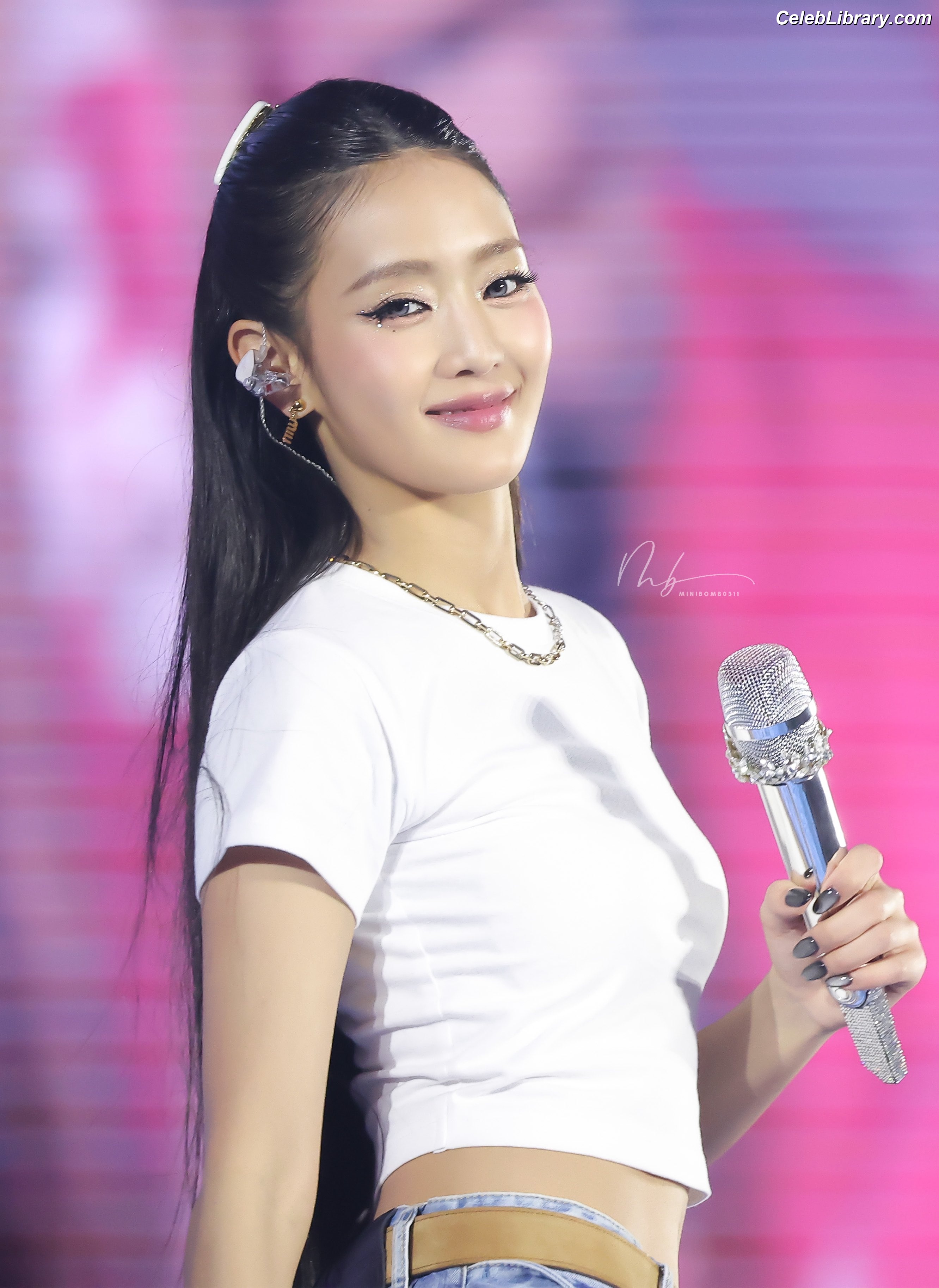 Minnie ((G)I-DLE) photo 2 of 773