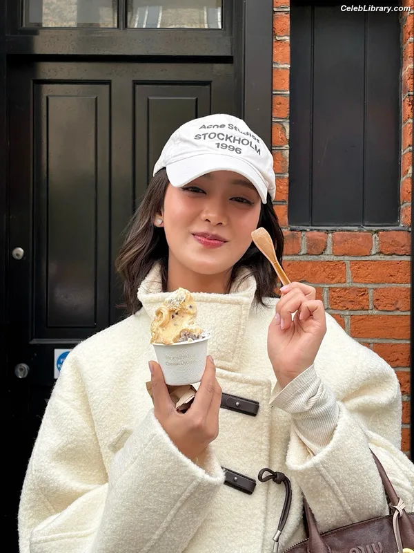 Minnie ((G)I-DLE) photo 18 of 773