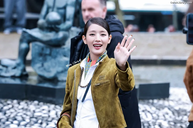 Minnie ((G)I-DLE) photo 3 of 773