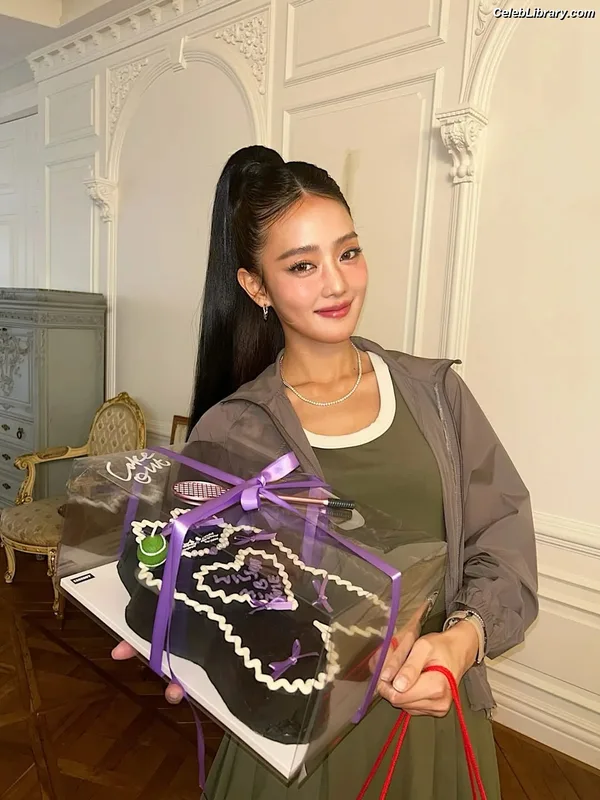 Minnie ((G)I-DLE) photo 5 of 773