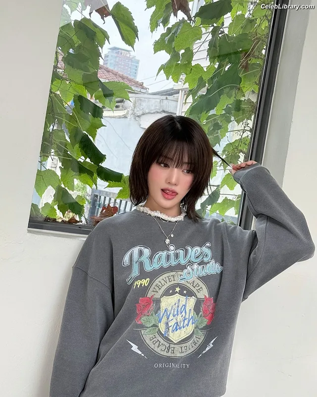 Minnie ((G)I-DLE) photo 3 of 773