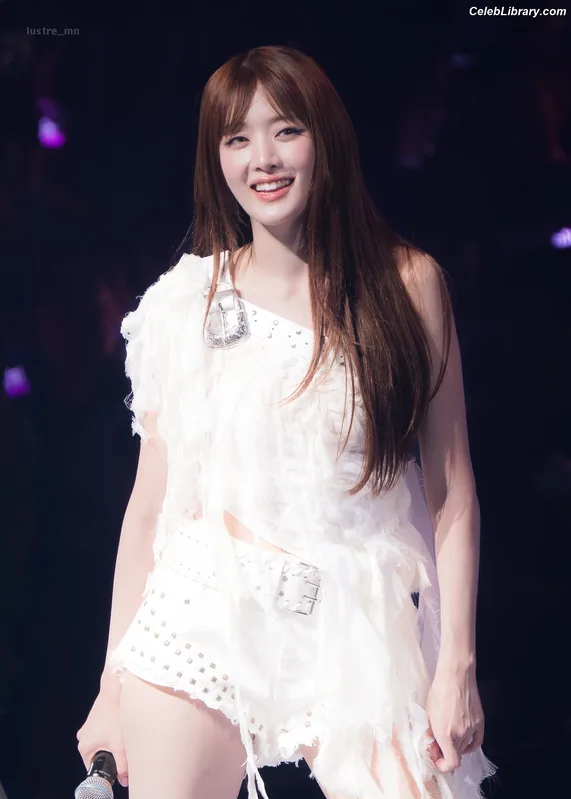 Minnie ((G)I-DLE) photo 5 of 773