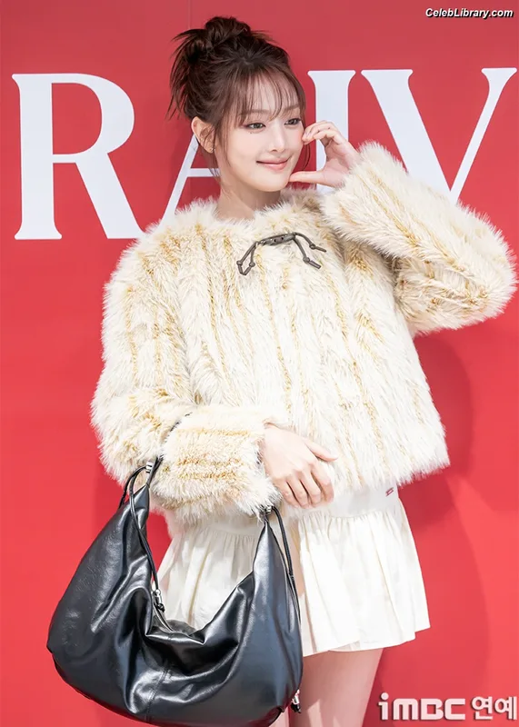 Minnie ((G)I-DLE) photo 4 of 773