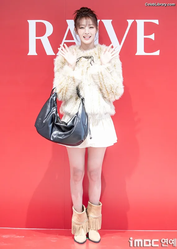 Minnie ((G)I-DLE) photo 24 of 773