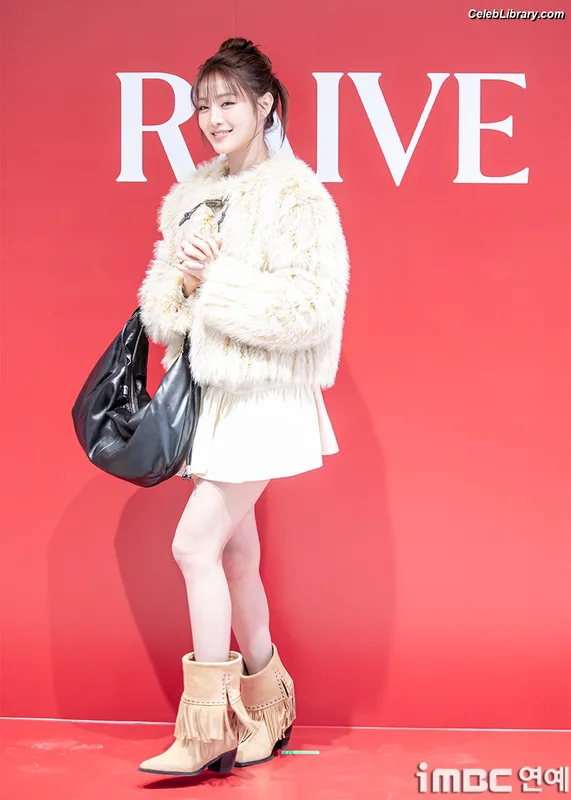 Minnie ((G)I-DLE) photo 16 of 773