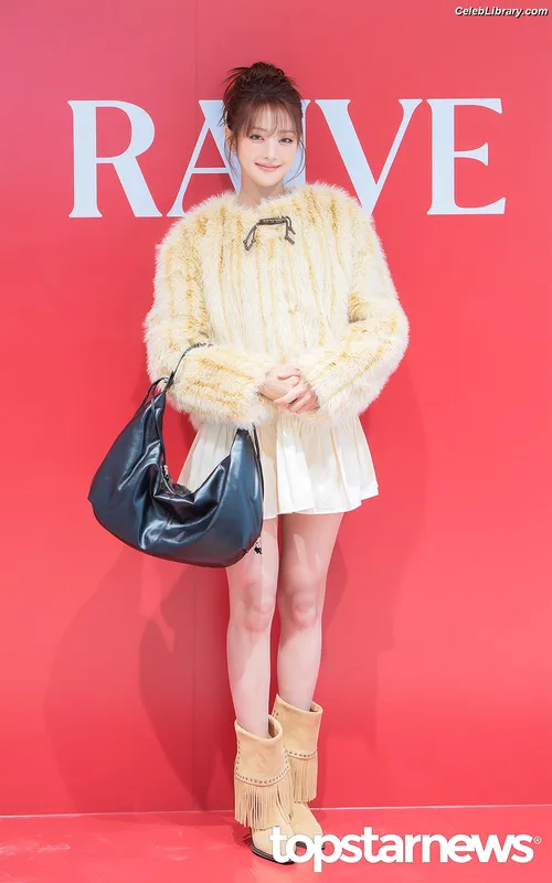 Minnie ((G)I-DLE) photo 3 of 773