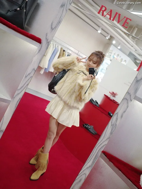 Minnie ((G)I-DLE) photo 17 of 773