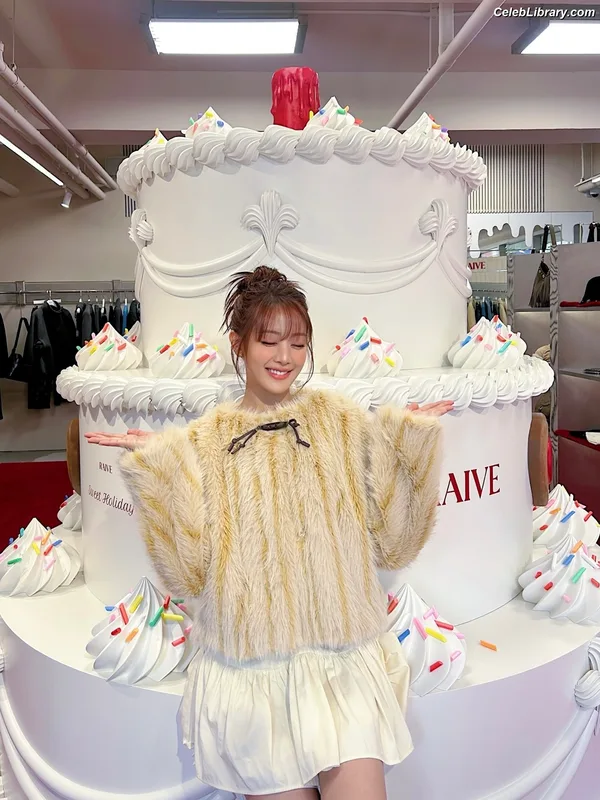 Minnie ((G)I-DLE) photo 20 of 773