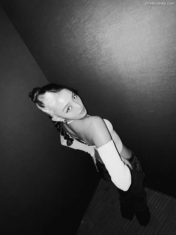 Minnie ((G)I-DLE) photo 2 of 773