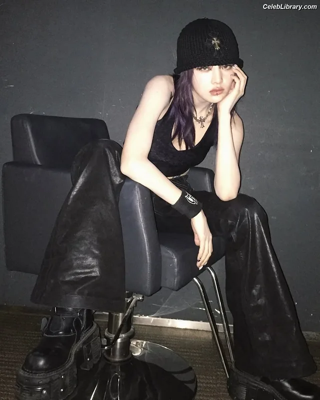 Minnie ((G)I-DLE) photo 3 of 773