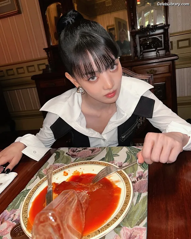 Minnie ((G)I-DLE) photo 17 of 773