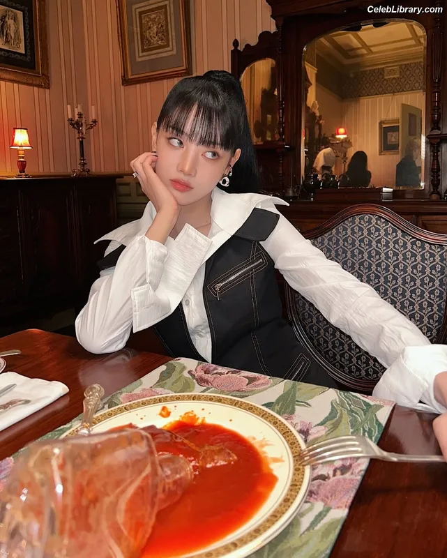 Minnie ((G)I-DLE) photo 14 of 773