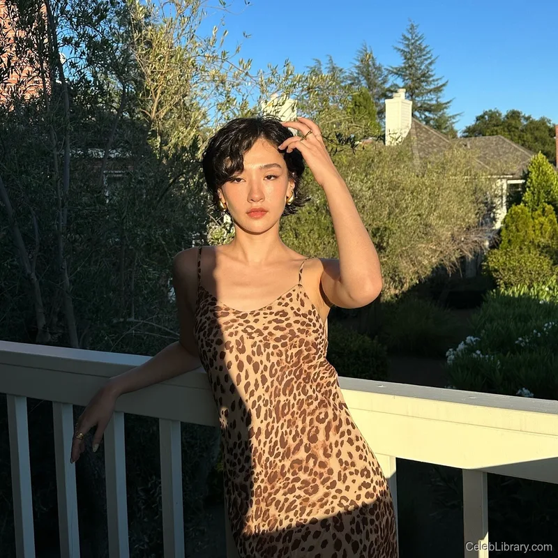 Minnie Mills photo 5 of 42