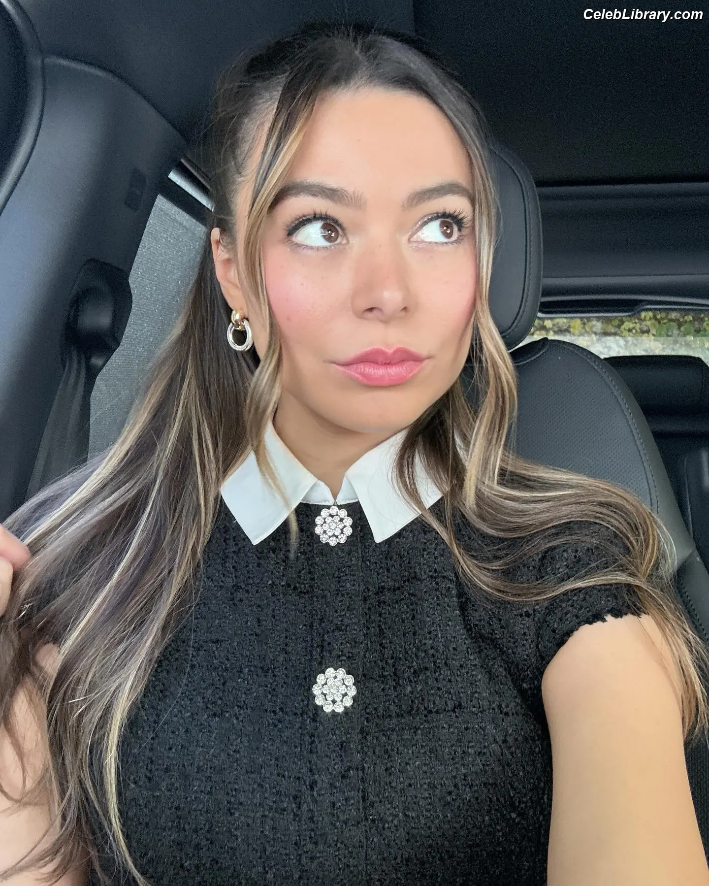 Miranda Cosgrove photo 5 of 263