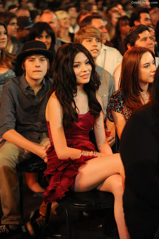 Miranda Cosgrove photo 5 of 264