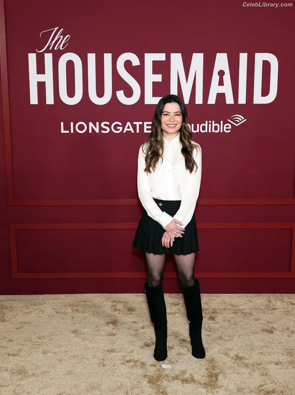 Miranda Cosgrove photo 6 of 264