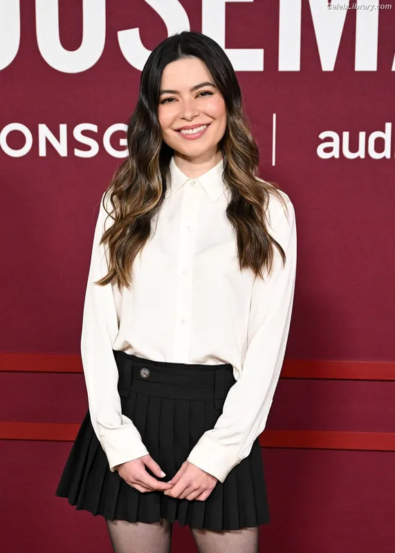 Miranda Cosgrove photo 20 of 264
