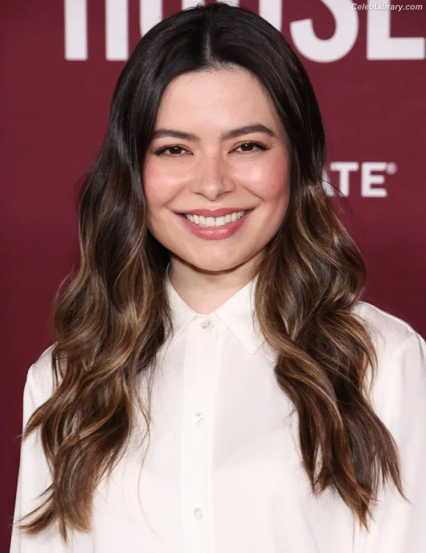 Miranda Cosgrove photo 23 of 264