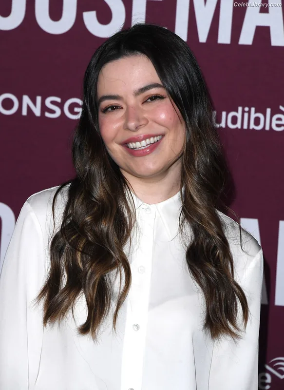Miranda Cosgrove photo 22 of 264