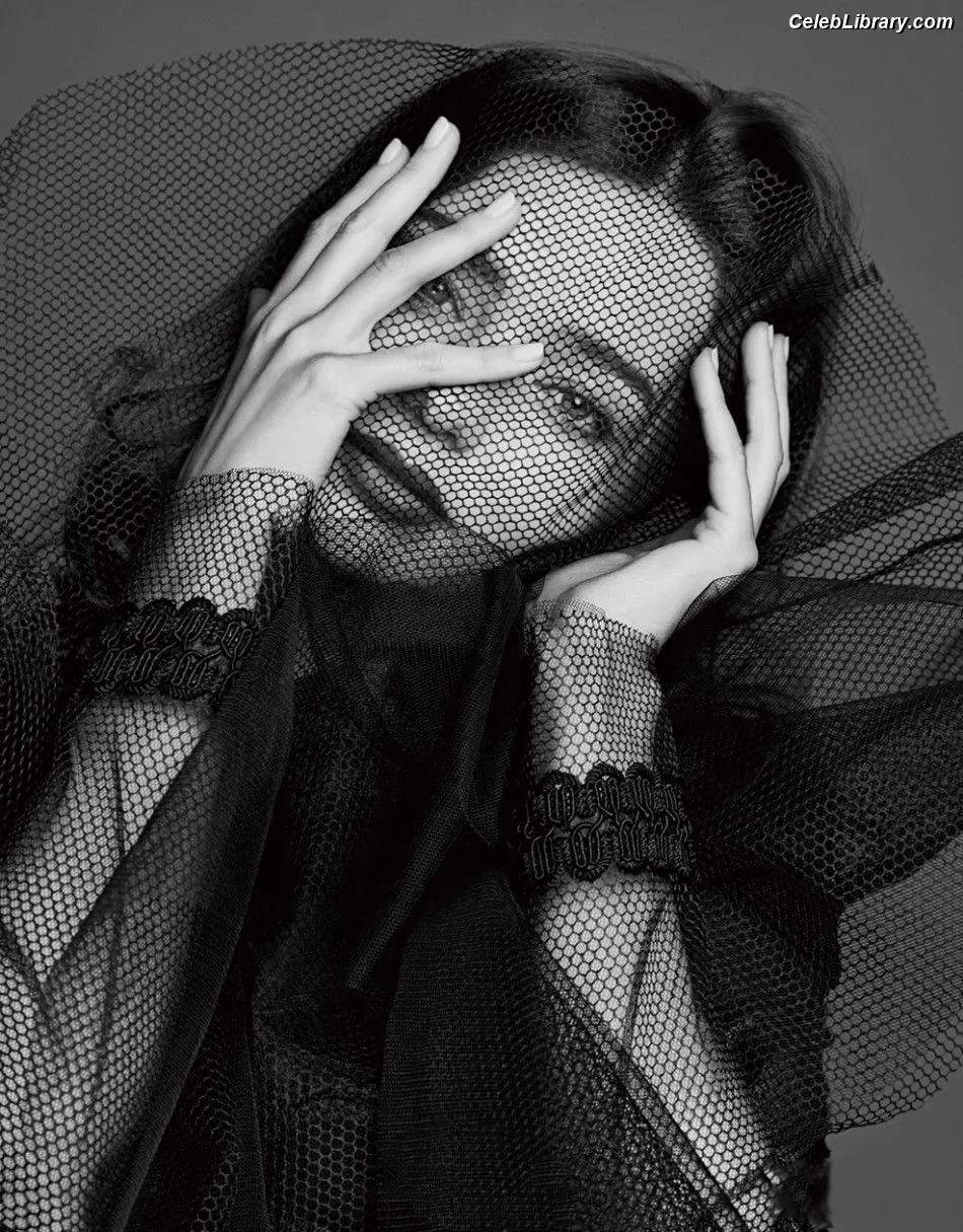 Miranda Kerr photo 5 of 803
