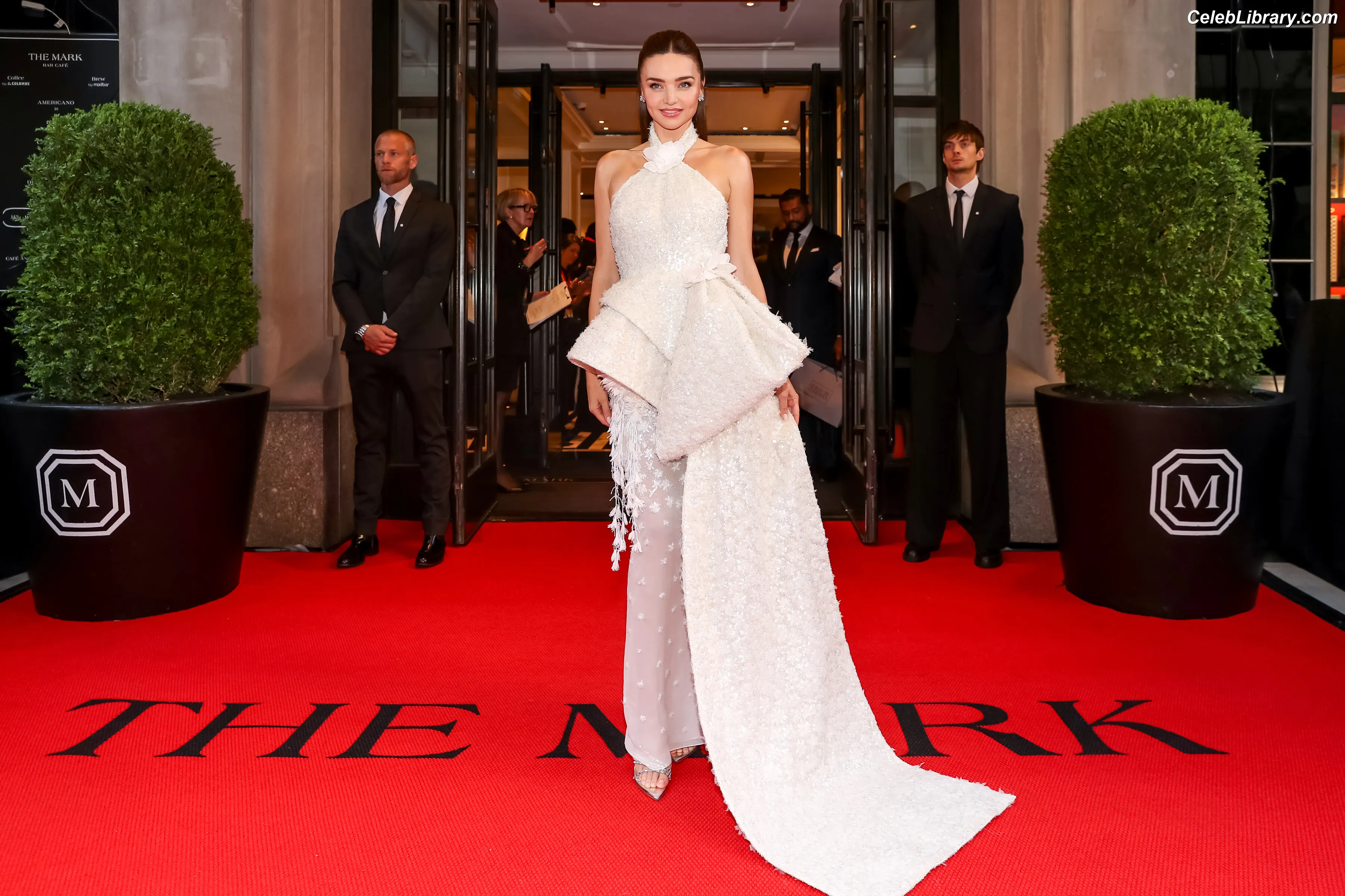 Miranda Kerr photo 15 of 803