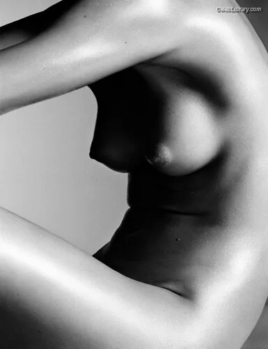 Miranda Kerr photo 23 of 801