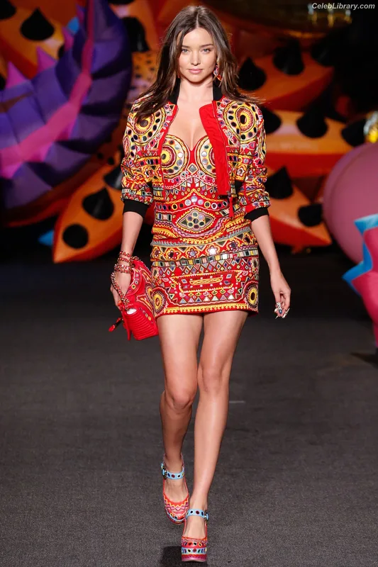 Miranda Kerr photo 14 of 801