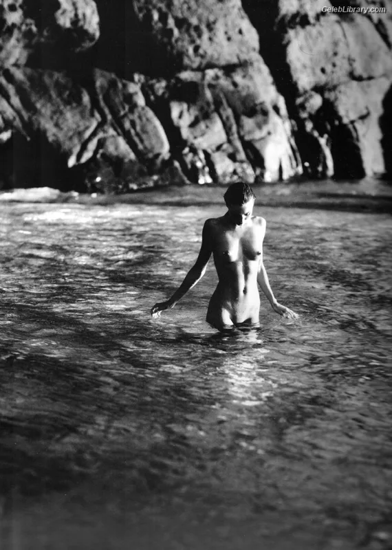 Miranda Kerr photo 23 of 801