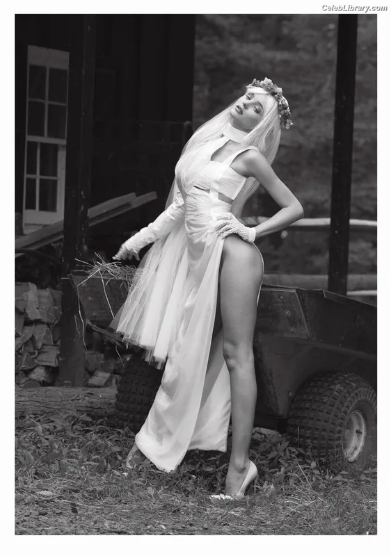 Miranda Kerr photo 1 of 801