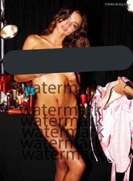 Miranda Kerr photo 2 of 801