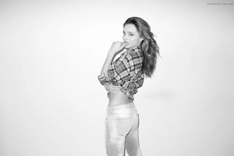 Miranda Kerr photo 9 of 801