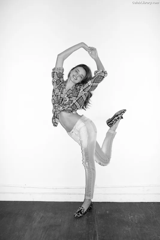 Miranda Kerr photo 10 of 801