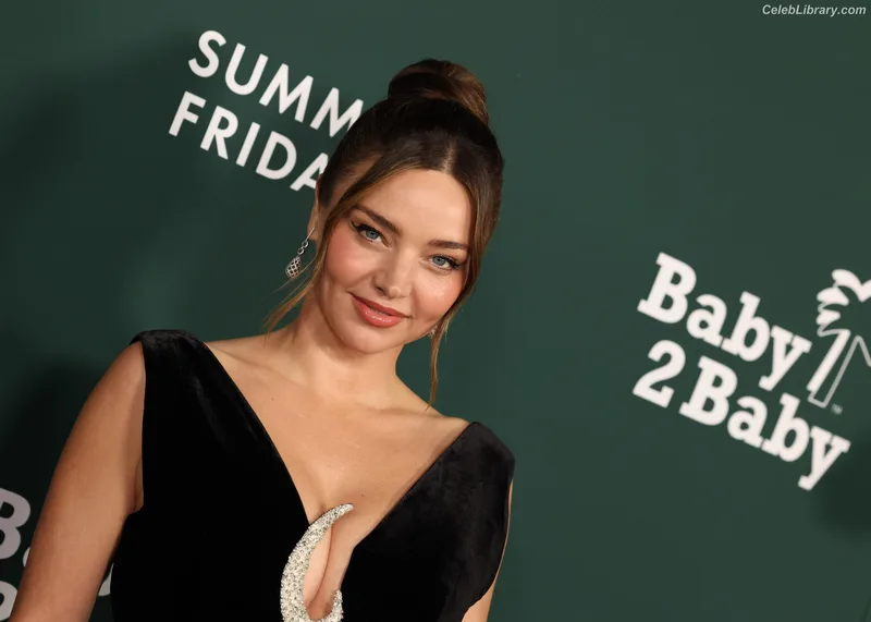 Miranda Kerr photo 4 of 801