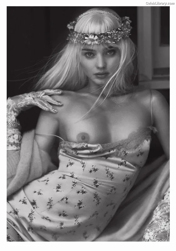 Miranda Kerr photo 7 of 801